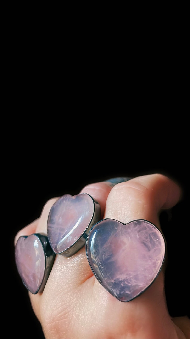 Rose quartz ring, heart ring, pink stone ring, statement ring image 1