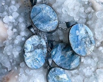 Kyanit Halskette, Rohkristall Halskette, blaue Halskette, Geschenk für Sie