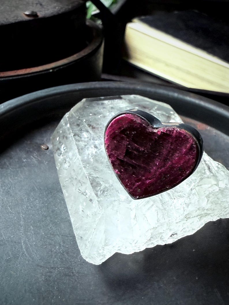 Rubinring, äkta rubinring, statementring, hjärtring, present till henne bild 5