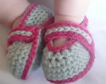 Easy Baby Crochet Pattern Booties - Aran Baby Shoes - 4 Sizes from Newborn to 1 Yr.