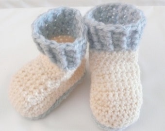 Easy Crochet Pattern Baby Booties - Cream Crocheted Baby Boots (4 sizes 0 - 12 mths)