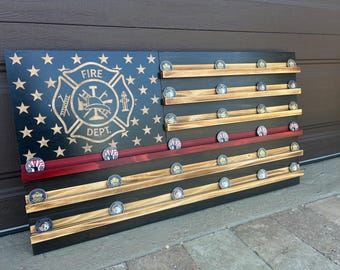 Handgemachte hölzerne American Flagge Challenge Münzdisplay: Feuerwehrmann dünne rote Linie
