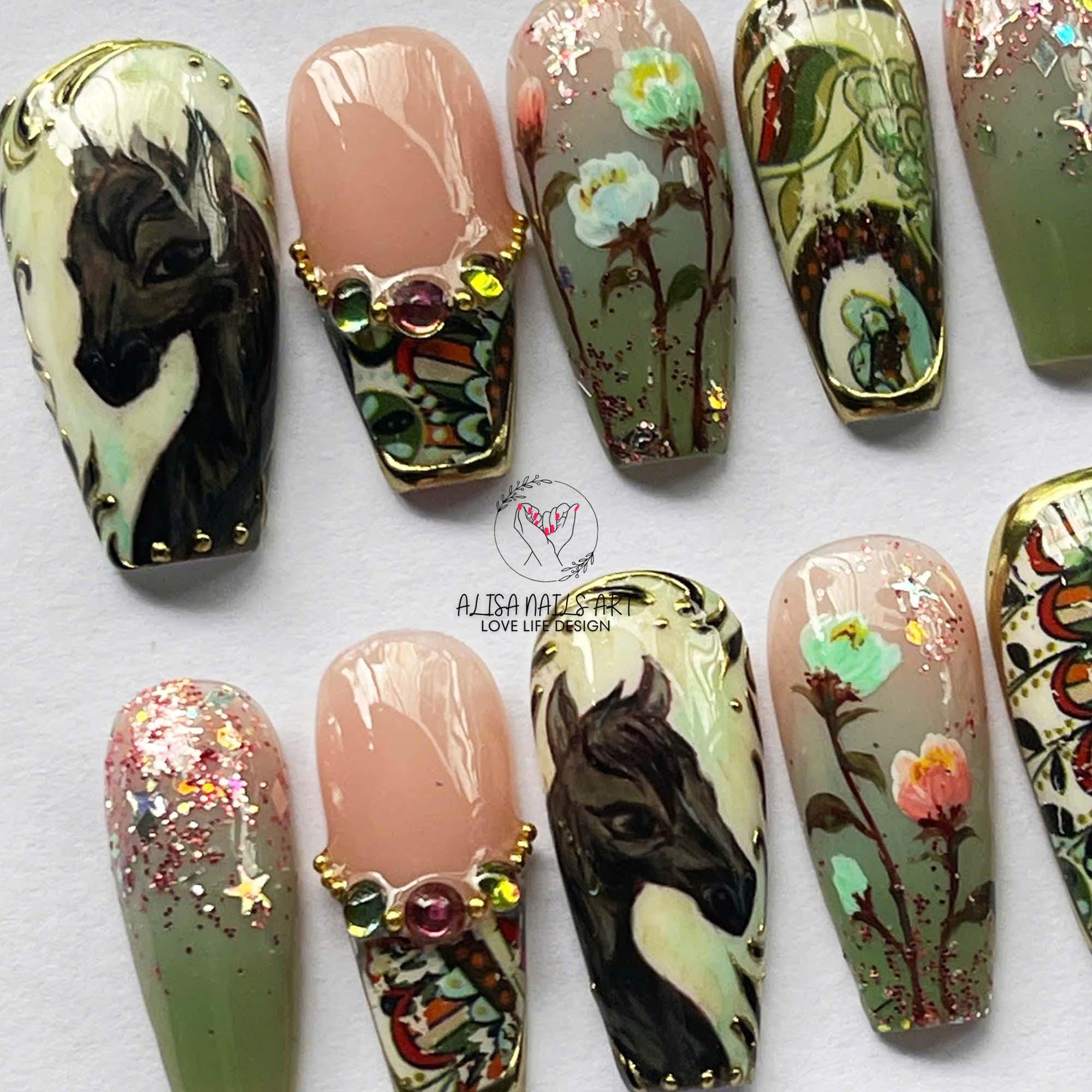 2026年馬年用プレスオンネイル、ハンドメイドのボヘミアン風花柄＆馬