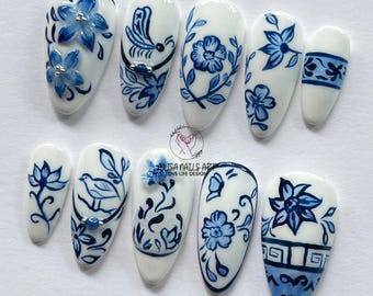 Blue and White Porcelain Press On Nails, Handmade Floral Nail Art, Oriental Inspired Nails, Reusable Elegant Fake Nails, Ceramic Style Nails