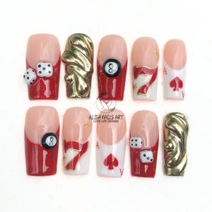 Billardkugel Zahl 8 Press On Nails, quadratisches Nagelset für Kasinoliebhaber mit Karten, Würfelnagelkunst, Kasinonägel, Einzigartige Las Vegas Nägel.