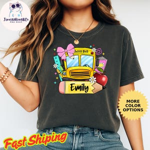 Benutzerdefinierte Schulbus T-Shirt - benutzerdefinierte Transport Shirt - Zurück in der Schule - Schulbus Fahrer Name T-Shirt - Busfahrer Geschenk - Gildan Shirt