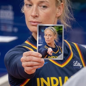 Sophie point meme Indiana-klistermärke, Sophie Cunningham-klistermärke, Sophie Point Gud, Dambasket