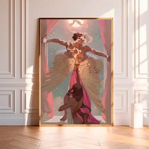 Puede incluir: Una pintura de una figura alada con una antorcha dorada, que se extiende hacia una persona con cabello largo y oscuro, vestida con un vestido rosa. El fondo es un cielo nocturno estrellado con cortinas rosas.