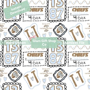 Peut inclure: Fichier numérique sans couture avec un motif répété. Il présente les chiffres 13 et 87 en bleu clair, ainsi que le texte "CHIEFS + Swifties 4-EVER". Le motif comprend des cœurs, des nœuds et des illustrations de bagues en diamant sur fond blanc.