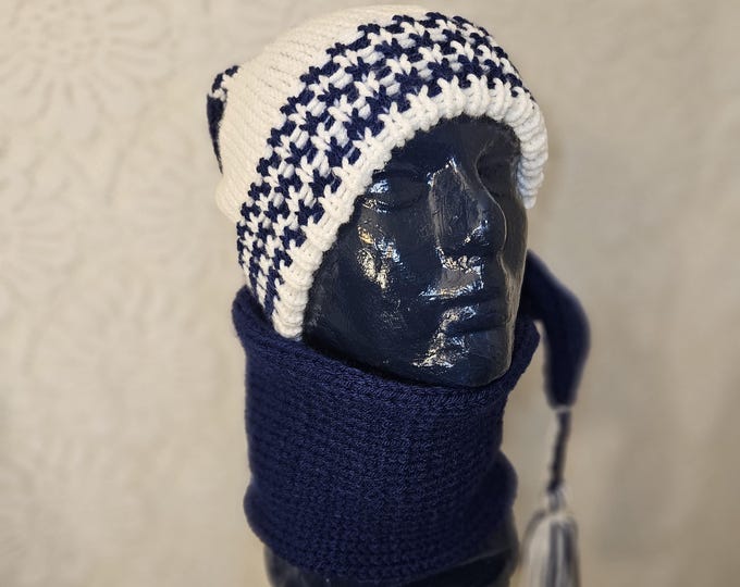 107-Navy blue long stocking hat with white and matching tassel