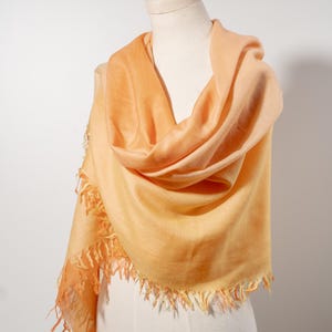 Chal/bufanda naranja 100 % lana virgen versátil, ligero como una pluma, portátil, para viajes, cálido para todas las estaciones, ideal para madres, bodas y niñas.