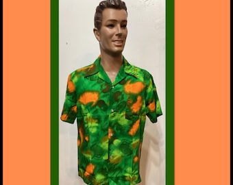 HS276  Vintage 1960's psychedelic tiki style Hawaiian shirt by Made in Hawaii. Size medium