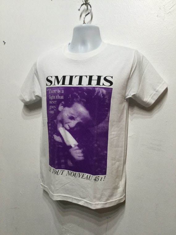 Vintage printed rock T-shirt "The Smiths-There is… - image 5