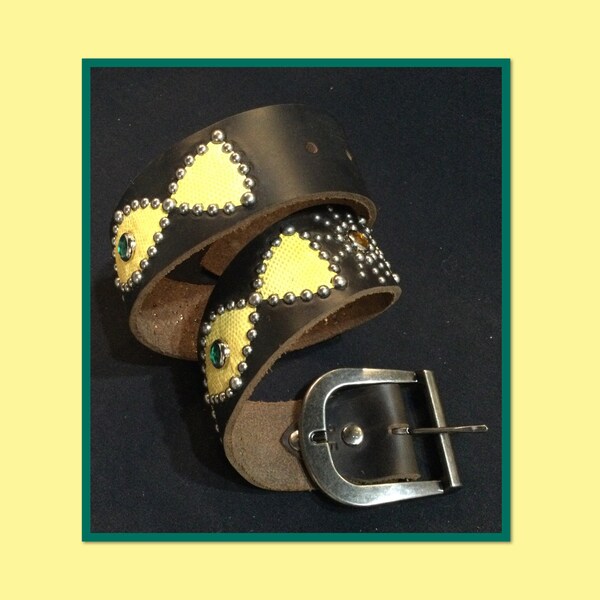 1940s style black leather silver tone studded rockabilly western biker belt with yellow lizard inlay. 25" waist