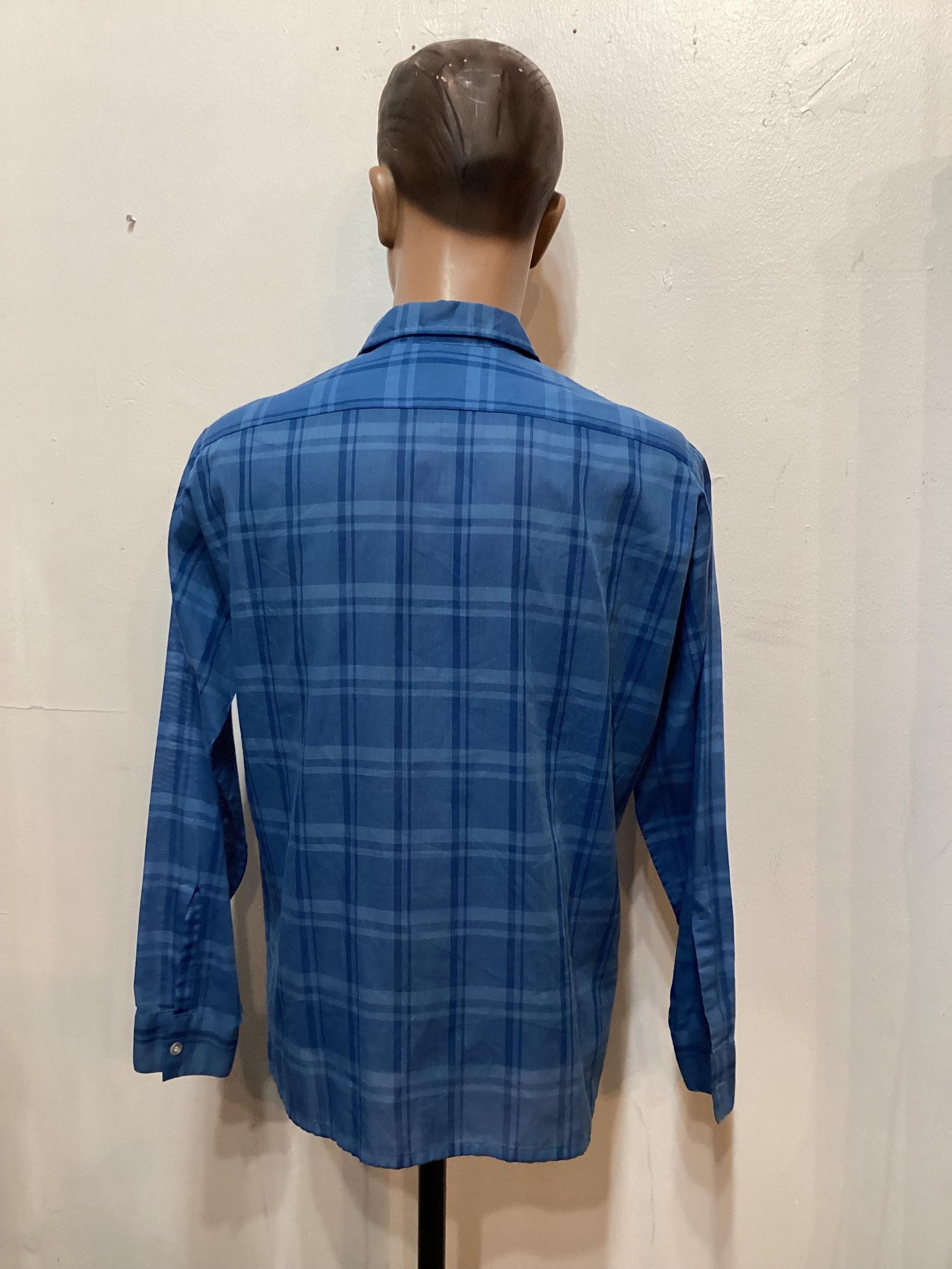 MV188 Vintage 1950's/60's Loop Collar Shirt by Van Heusen. Size