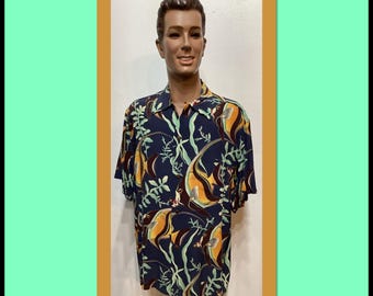 HS335  1940's vintage reproduction rare tropical fish print Hawaiian shirt by Sun Surf. Size X large 17-17 1/2.