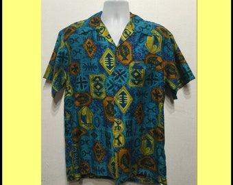 Vintage 1960s/70s tiki Hawaiian shirt by Go Barefoot in Paradise. Size large