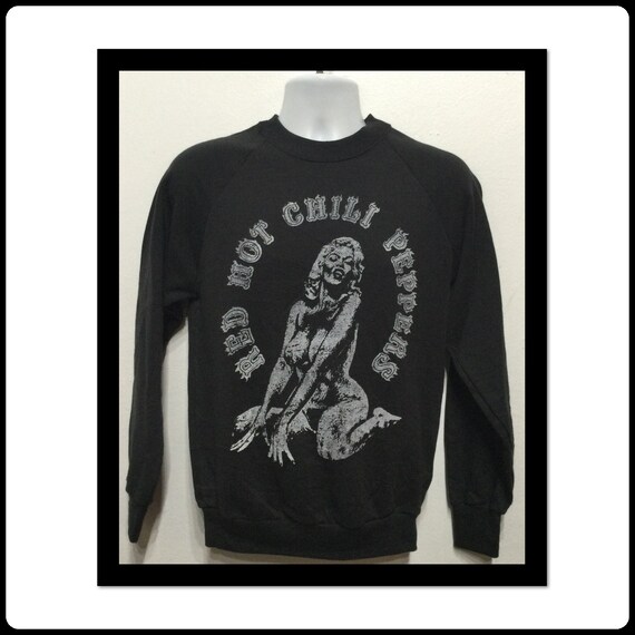 Vintage printed rock sweatshirt " The red hot chili … Gem