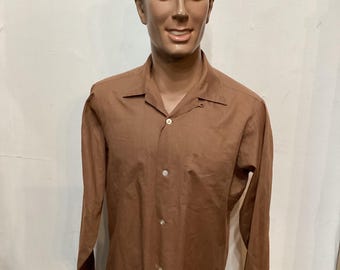 MV209 Vintage 1950's/60's Loop Collar Shirt by Van Heusen. Size
