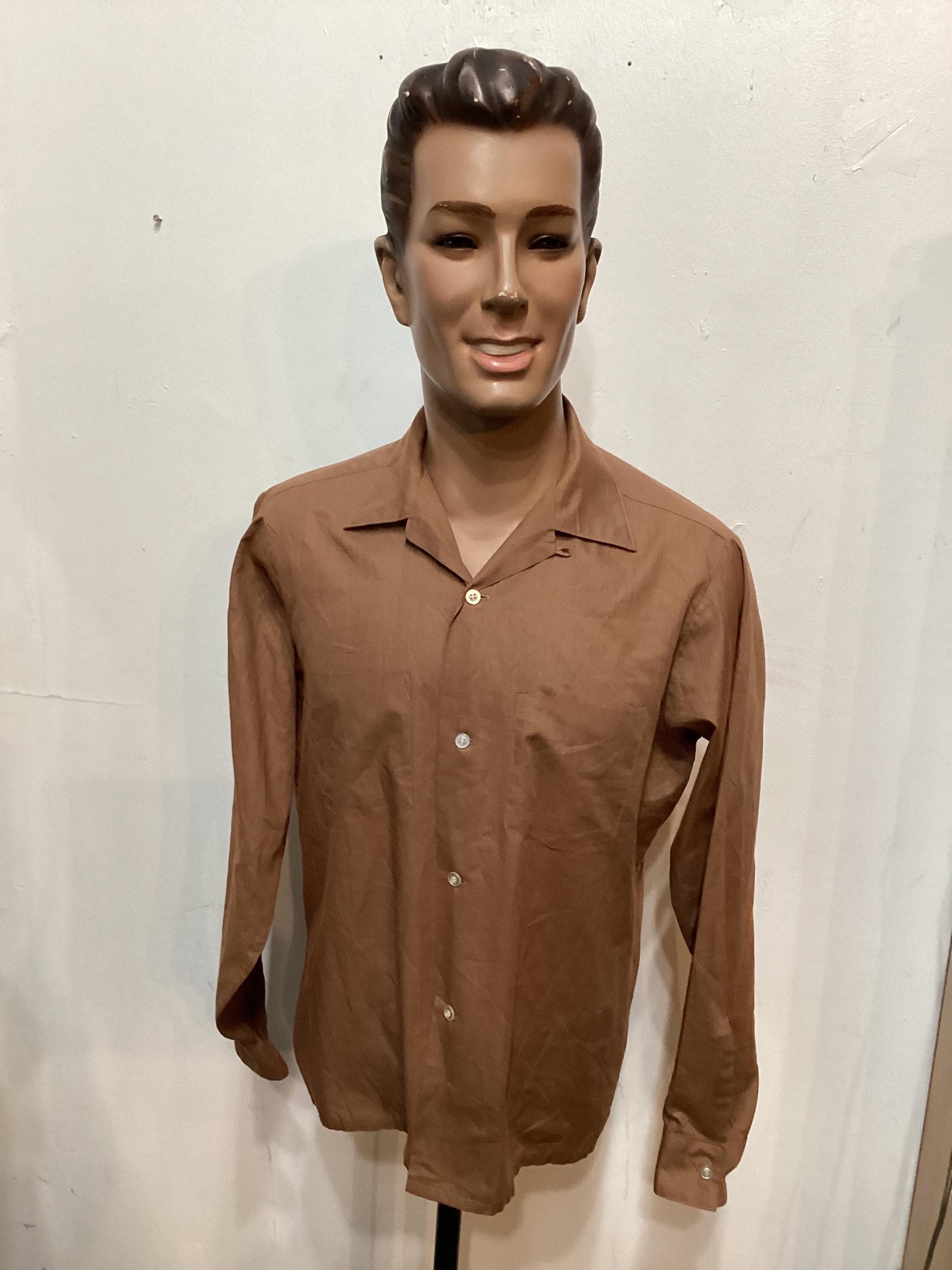 MV209 Vintage 1950's/60's Loop Collar Shirt by Van Heusen. Size