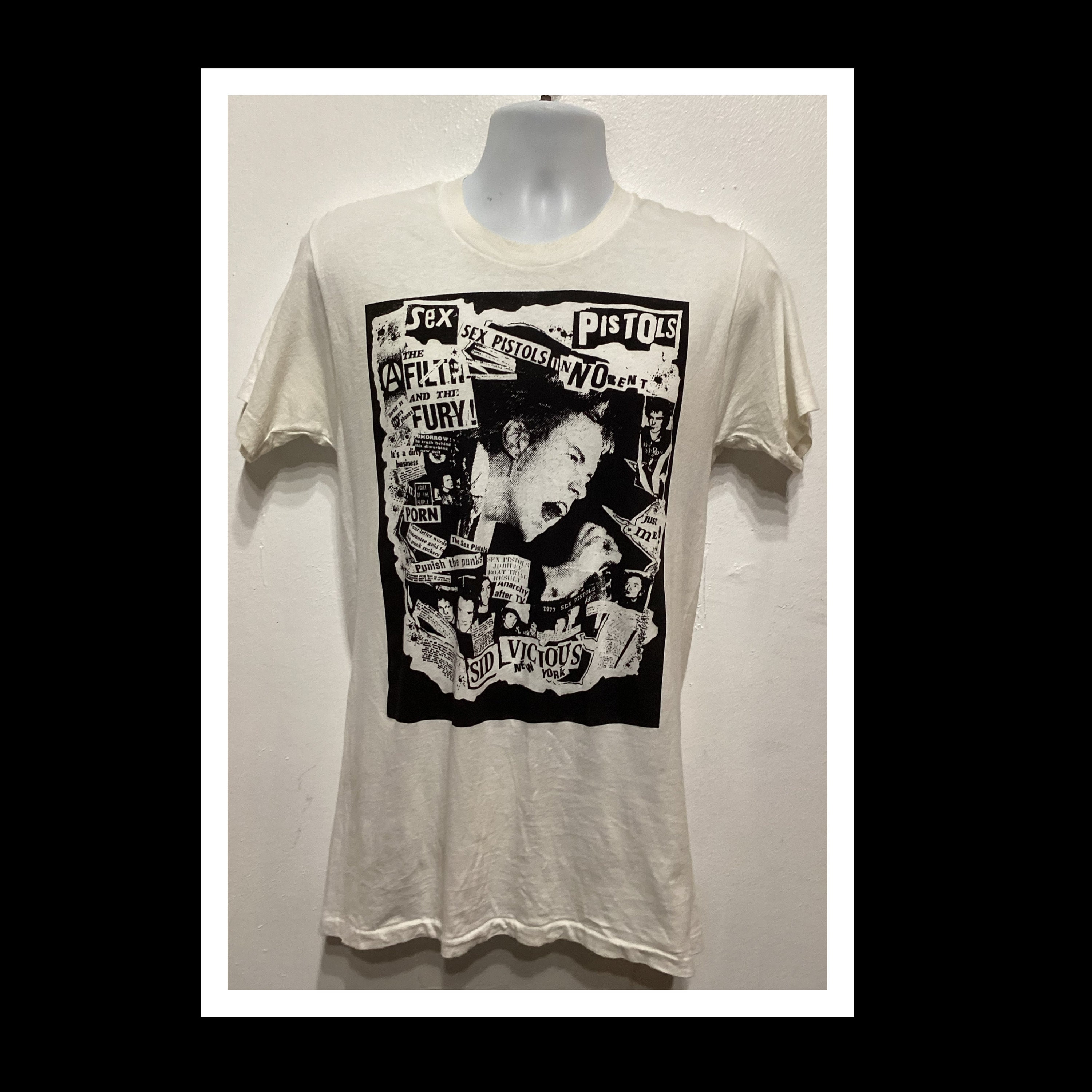Vintage Printed Punk Rock T-shirt sex Pistols Size Medium 38-40 