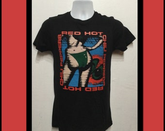 Vintage printed rock T-shirt  " The red hot chili peppers " Size small