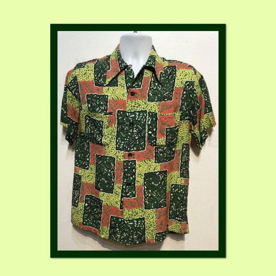 Vintage 1940s rayon abstract Hawaiian shirt. Size