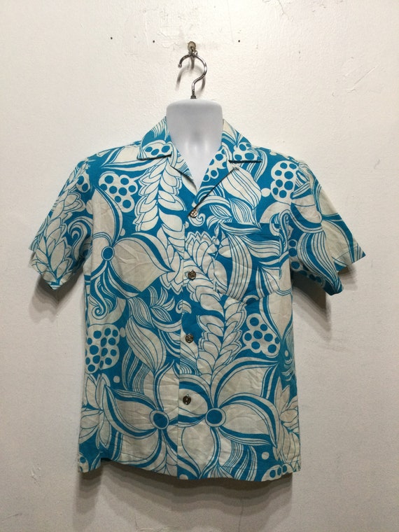 Vintage 1960s/70s Hawaiian shirt. - image 9