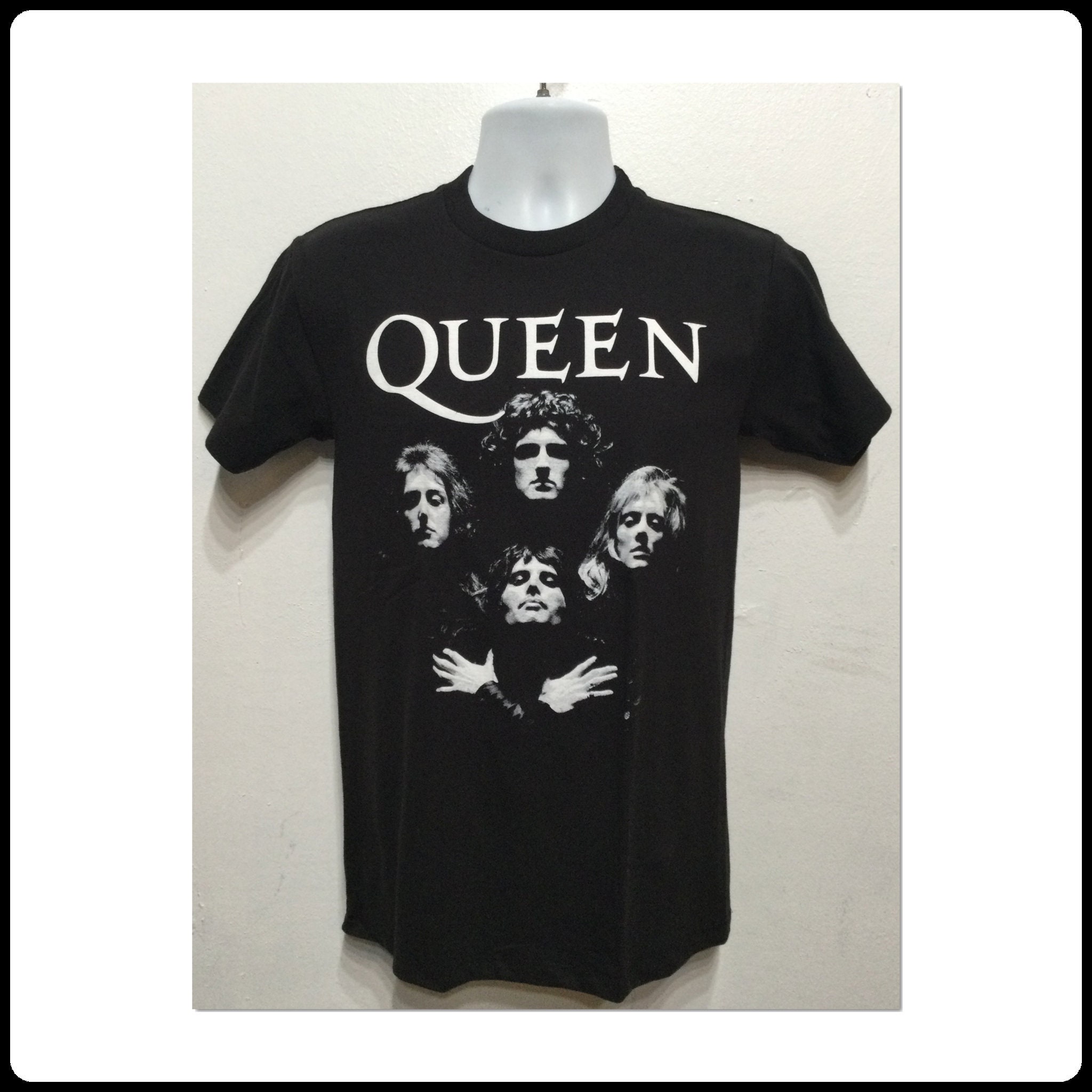 Queen Tシャツ 黒 QUEEN クイーン (初来日50周年 ) - Crazy Little Thing / Tシャツ