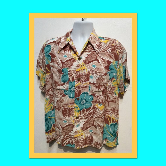 Vintage 1940s rayon Hawaiian shirt. Size medium