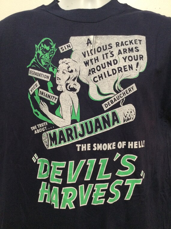Vintage printed T-shirt- The cult movie - "Devil'… - image 4
