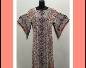 Vintage 1940s / 50s rayon Pake Muu/ cocktail style Hawaiian Dress by Hawaiian Togs. Size 16