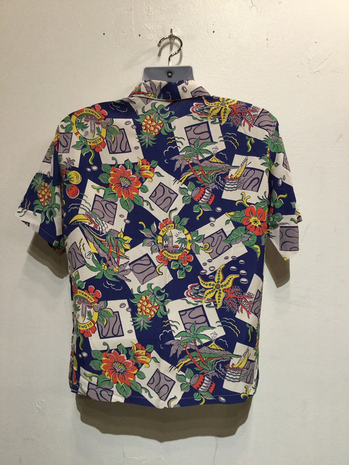 Vintage 1940s Rayon Hawaiian Shirt. Size Medium - Etsy