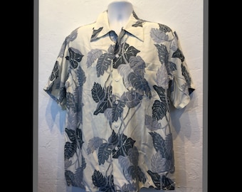 Vintage 1940s reproduction “Kona Bay” rayon Hawaiian shirt. Size X large