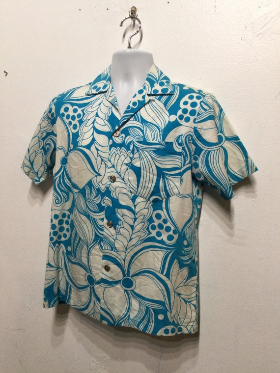 Vintage 1960s/70s Hawaiian shirt. - image 8