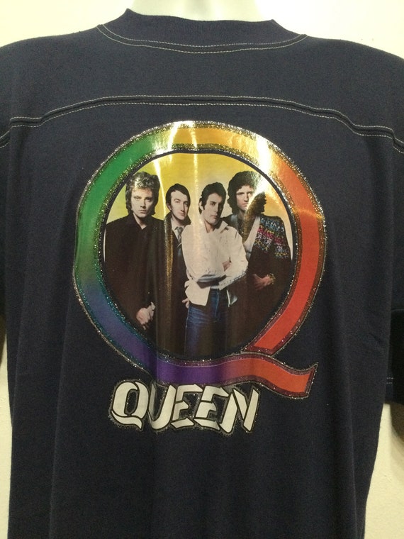 Vintage 1980s Queen decal athletic style tee. Siz… - image 6