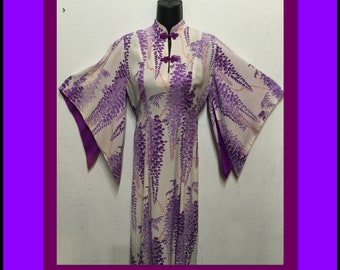 Amazing ! Vintage 1940s Hawaiian rayon Paka Muu dress by Hale Hawaii. Size 12