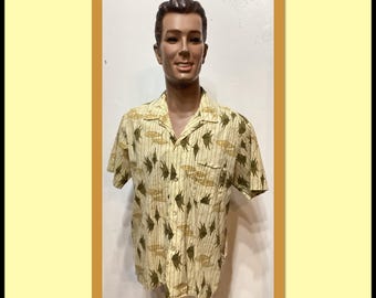 HS107 Vintage 1950's fish print cotton Hawaiian shirt by Pilgrim Sportswear. Size large 16-16 1/2.