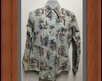 Vintage 1970s cotton print shirt by National. Size medium 15-15 1/2.