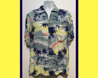 Vintage 1940s/50s rayon Hawaiian shirt. Size Xlarge