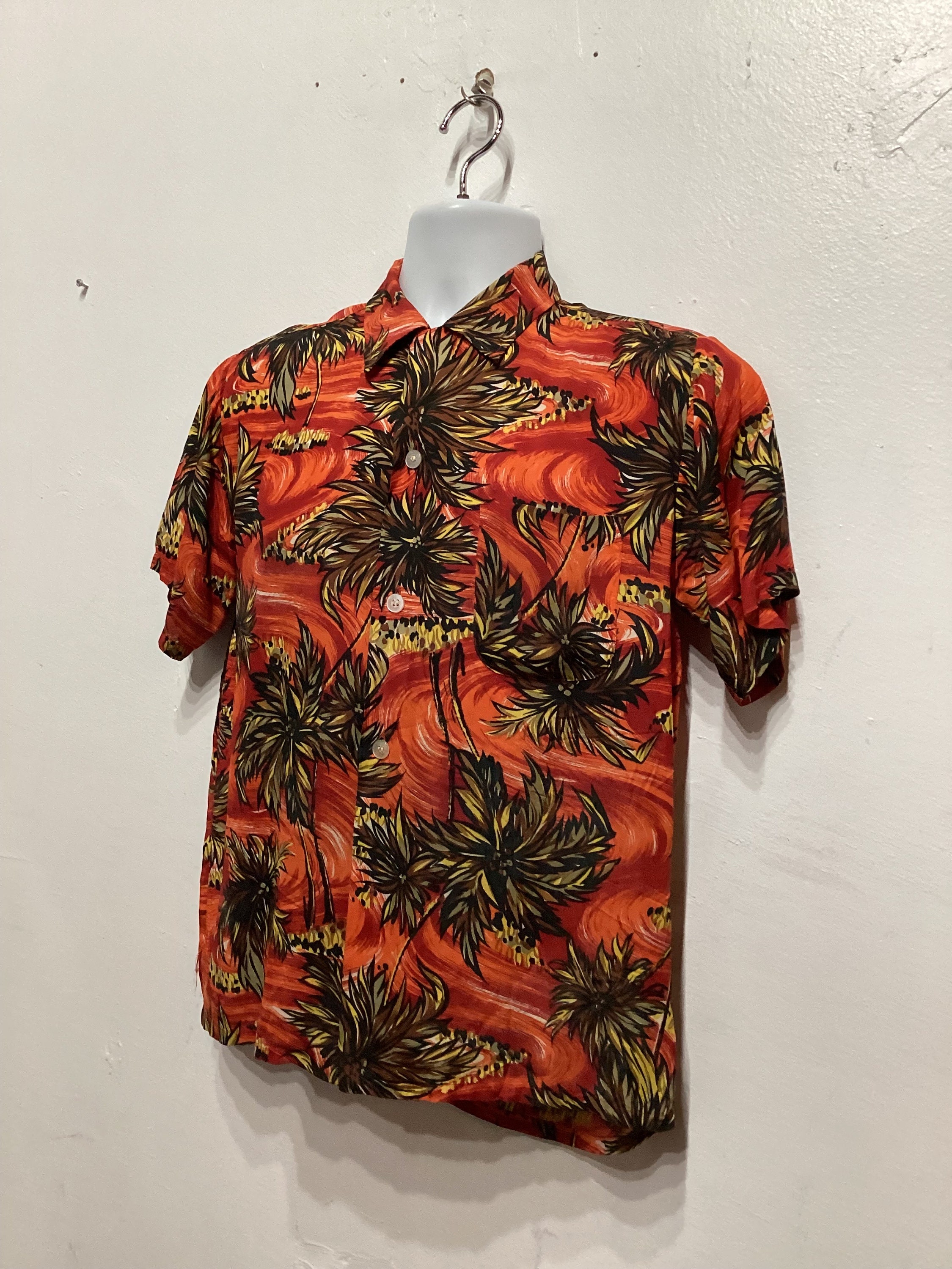 HS108 1940s Vintage Rayon Hawaiian Shirt by Surf and Sun