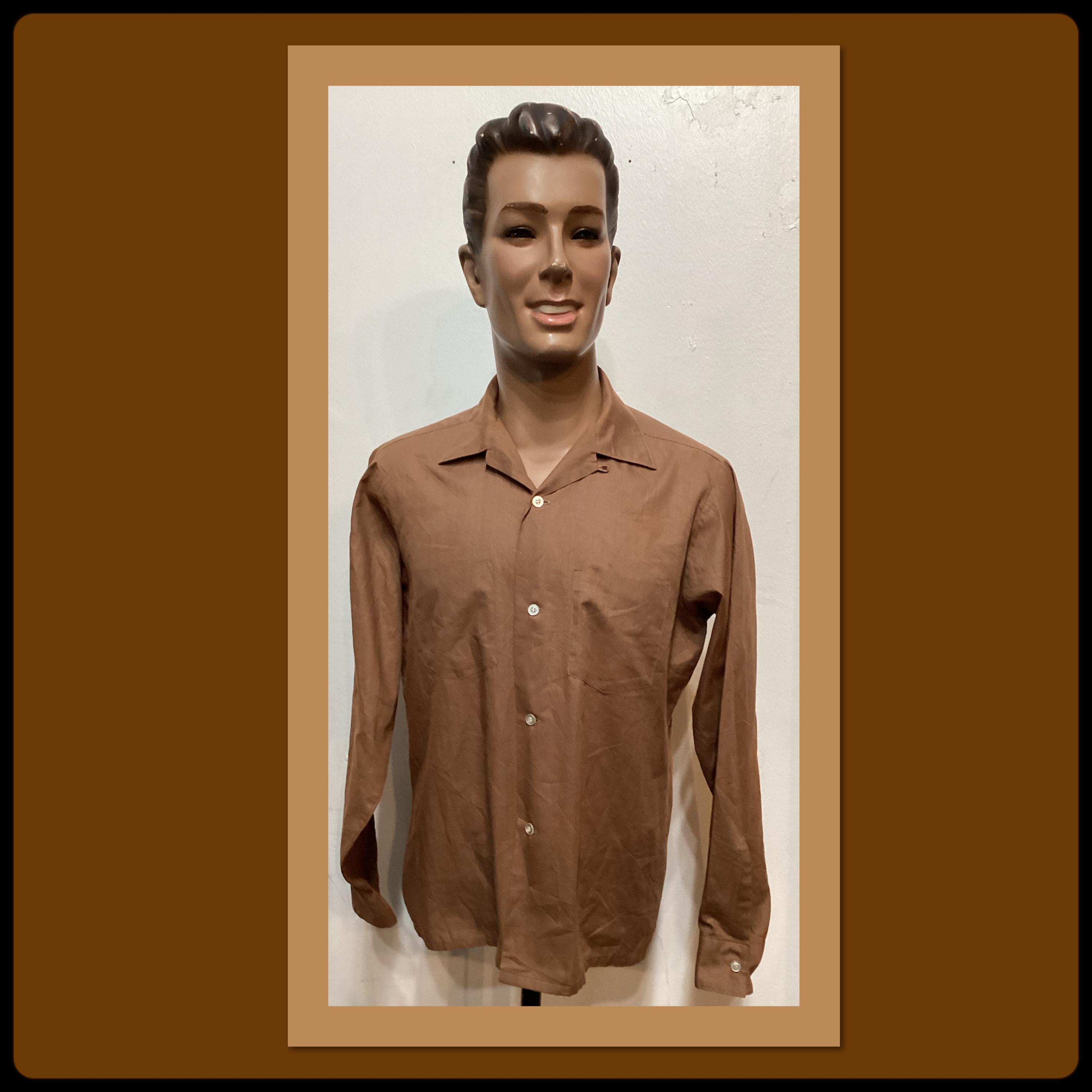 MV209 Vintage 1950's/60's Loop Collar Shirt by Van Heusen. Size
