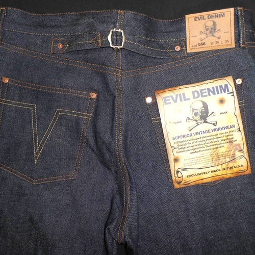 REPRODUCTION VINTAGE supérieure des années 30 - Jean avec boucle au dos par Evil Denim Disponible en taille : 30, 32, 34, 36, 38, 40, 42, 44 et 46