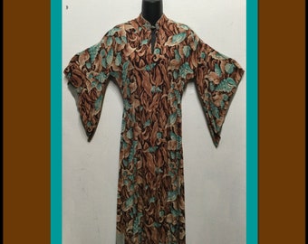 Amazing ! Vintage 1940s Hawaiian rayon Paka Muu dress by The Liberty House