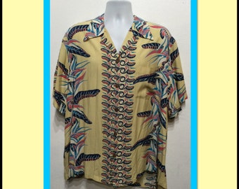 Vintage 1940s reproduction rayon Kamehameha Hawaiian shirt. Size X Large