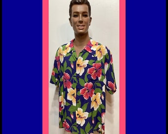 HR060 1940's vintage reproduction rayon Hawaiian shirt by Hollywood Rogue.