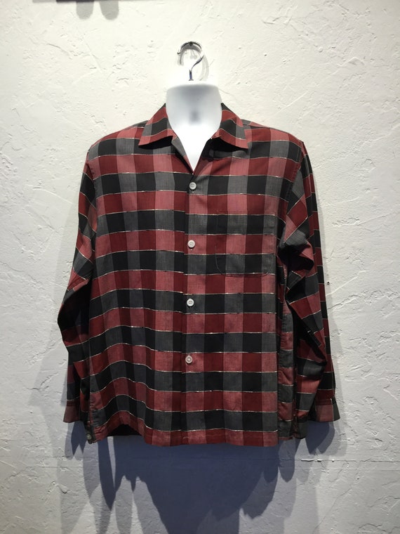 Vintage 1950s box Fleck rayon shirt. Size medium