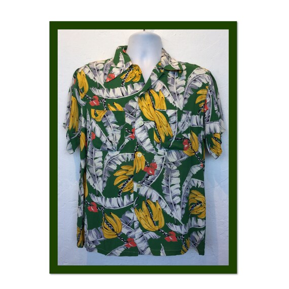 Vintage 1940s rayon banana print Hawaiian shirt. S