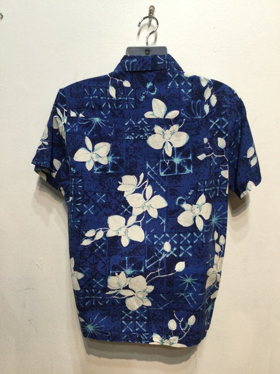 vintage 1950s hawaiian tiki shirt. sold as is. - image 4