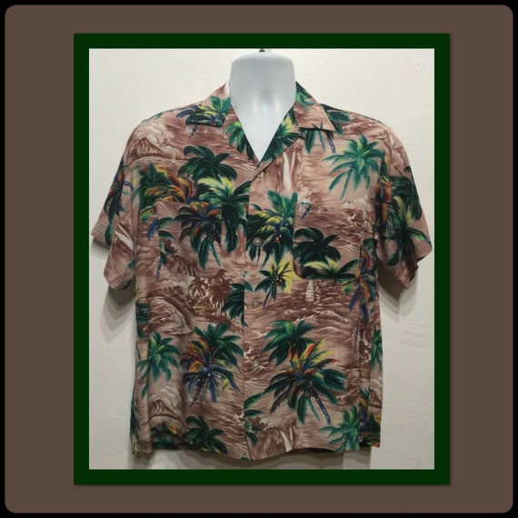 Vintage 1950s/60s rayon Hawaiian shirt